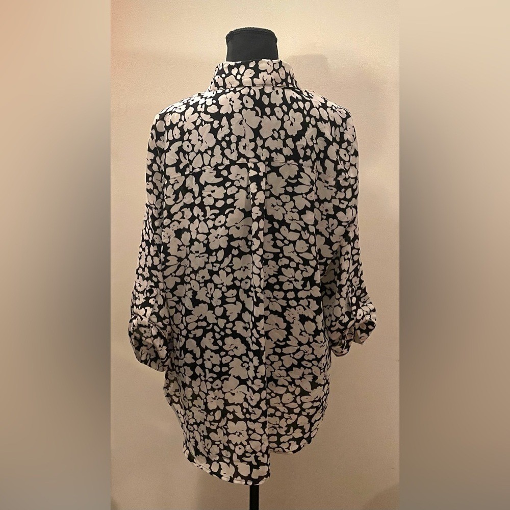 Fortune‎ + Ivy- Chic Monochrome Floral Women's Blouse Size XL - Picture 4 of 8